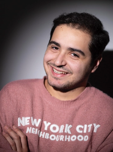 Imagen actor sonriente